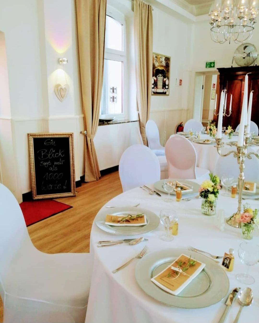 Zur Sonne "Gasthaus-Bar-Events" Poppenhausen Exterior photo